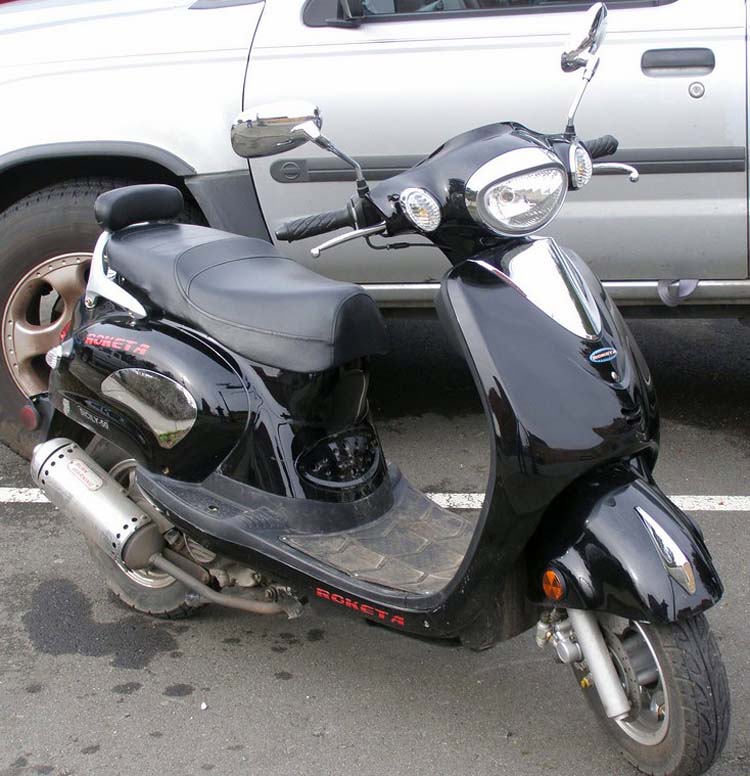 06 Roketa Sicily 50 Scooter