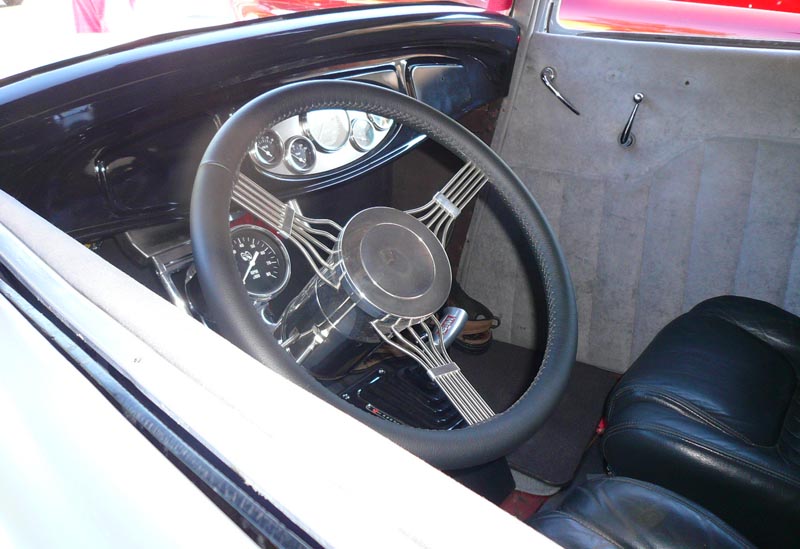 32 Ford Chopped 3W Coupe Dash